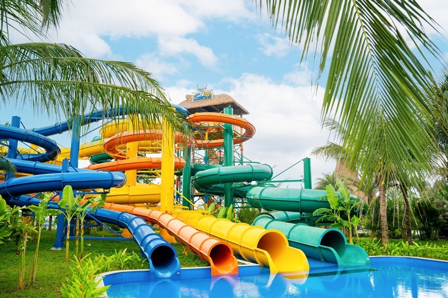 Duong-truot-tai-vinwonders-water-park