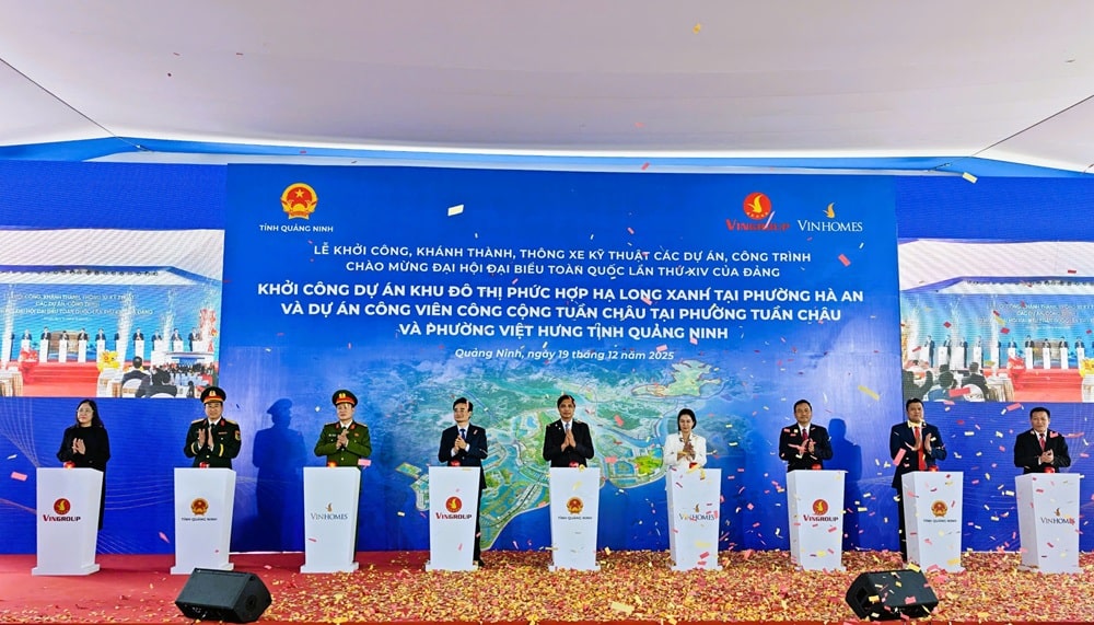 Các đại biểu ấn nút khởi công dự án Khu đô thị phức hợp Hạ Long Xanh