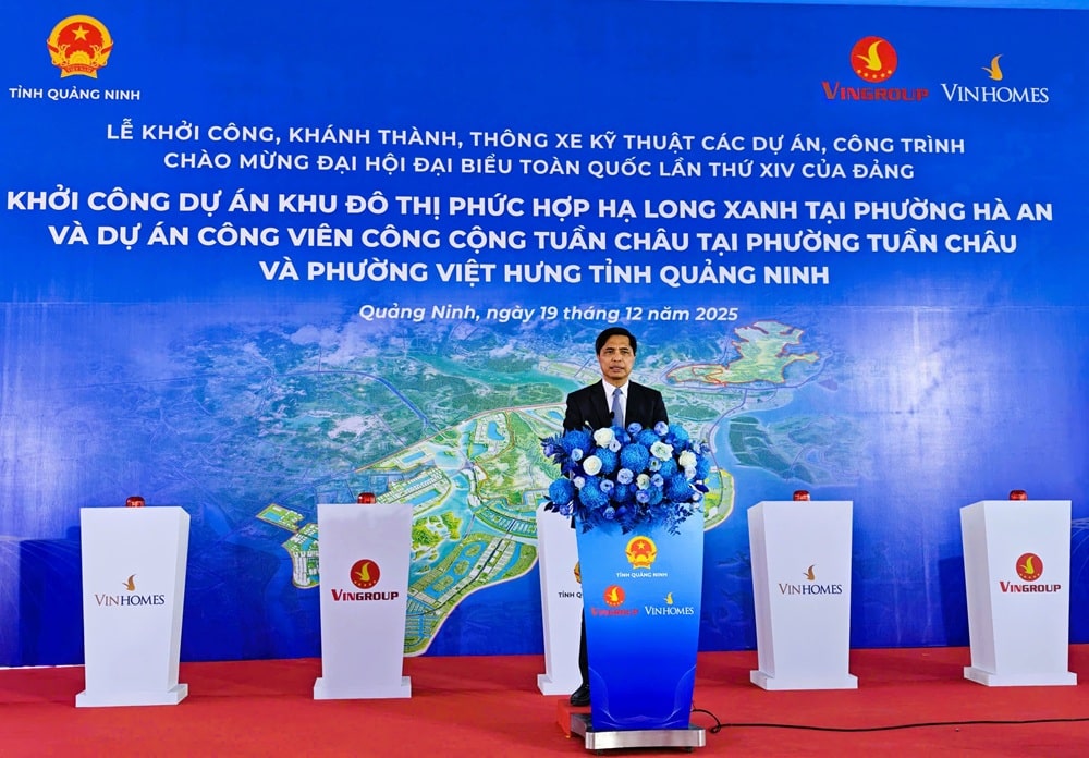 Ông Vũ Văn Diện, Phó chủ tịch Thường trực UBND tỉnh Quảng Ninh phát biểu tại lễ khởi công.