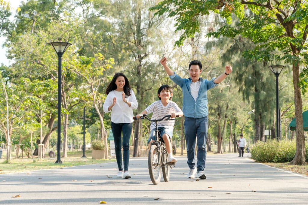 Đường chạy bộ rợp bóng mát cây xanh tại Setia Edenia